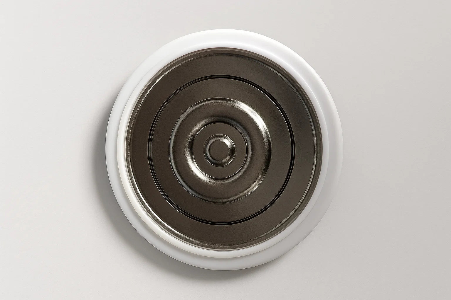 Cell Lab 4680 battery case in nickel-plated steel with anti-explosive cap, 25 pcs pack, ideal EV cylindrical cell housing for high-energy battery R&D.