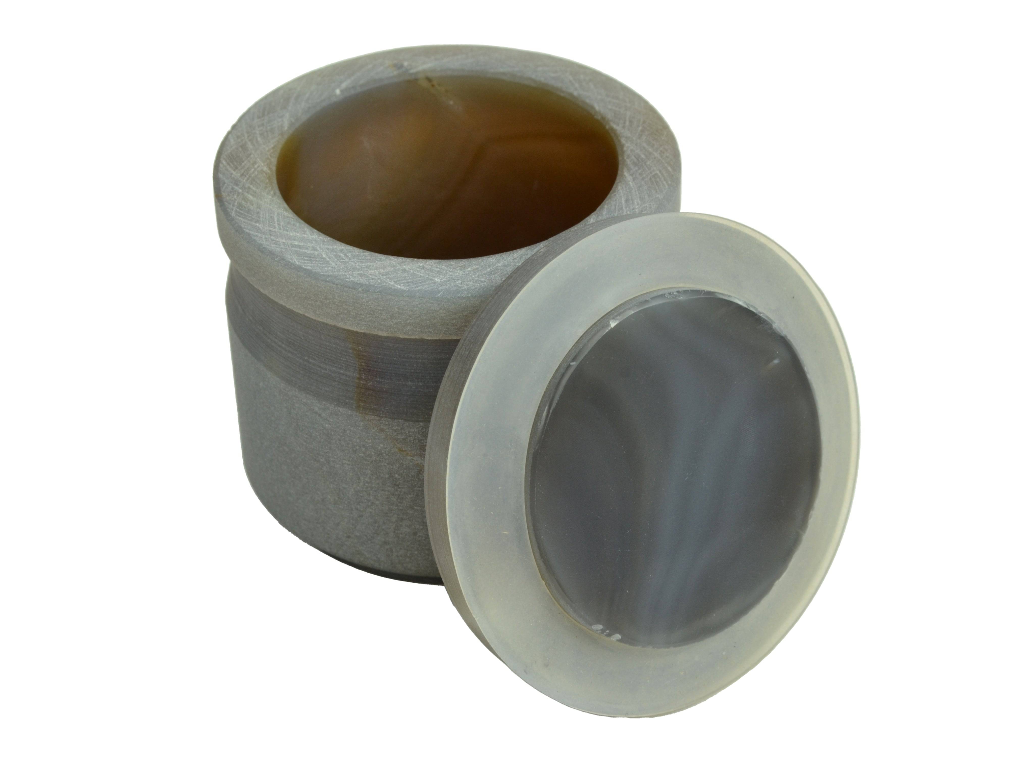 Cell Lab high-purity natural agate milling jars (≥ 99.91 % SiO₂) provide contamination-free precision grinding for planetary mills in battery, ceramics, chemical, and materials science research.