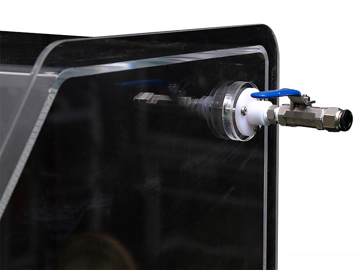 Cell Lab acrylic glove box provides a transparent low-oxygen, low-moisture environment for chemical handling and teaching labs, with cost-effective PMMA build.