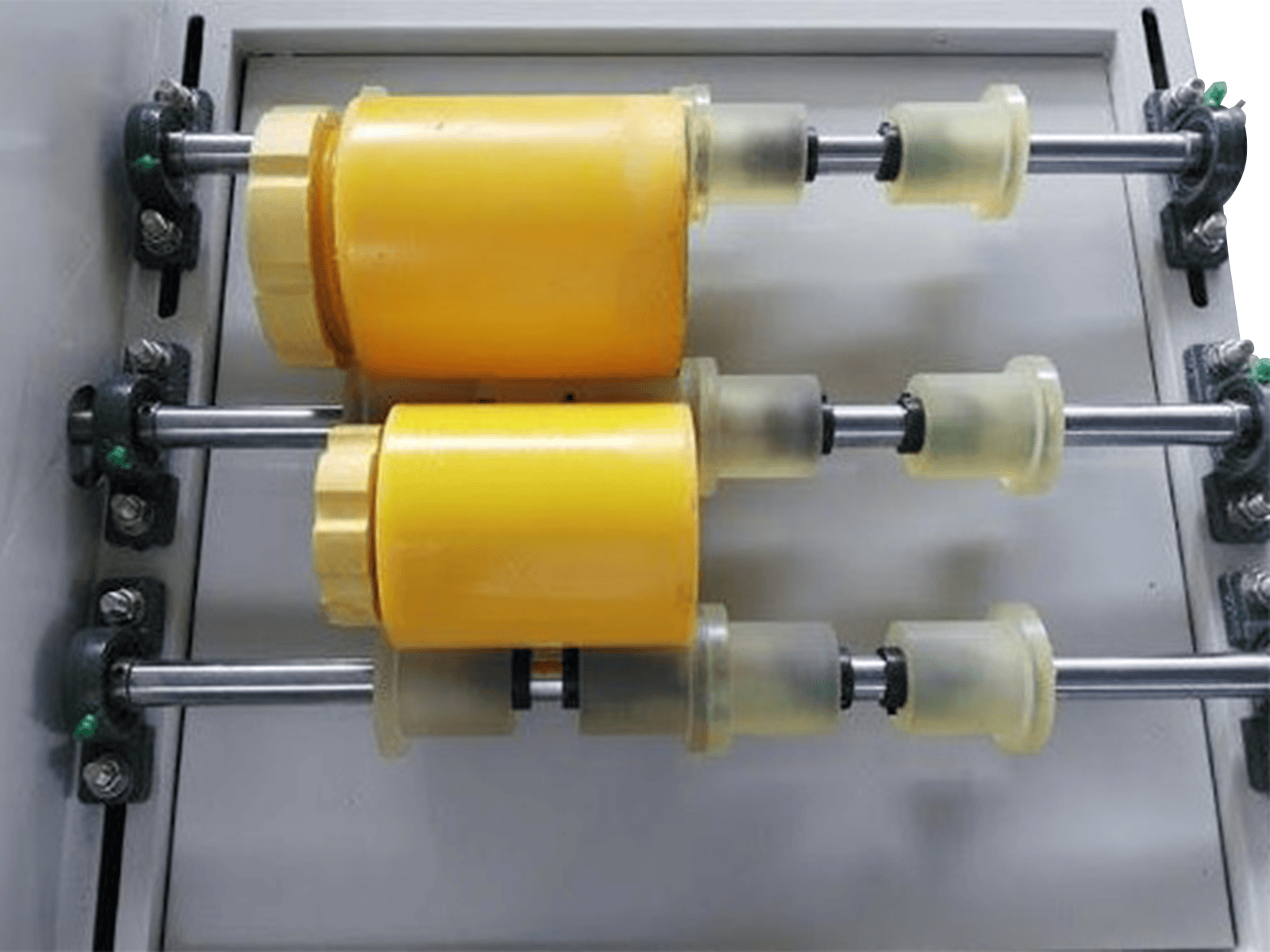 Polyurethane roller mill grinding jars (0.5–20 L) with durable, low-contamination design for caustic and abrasive sample milling.