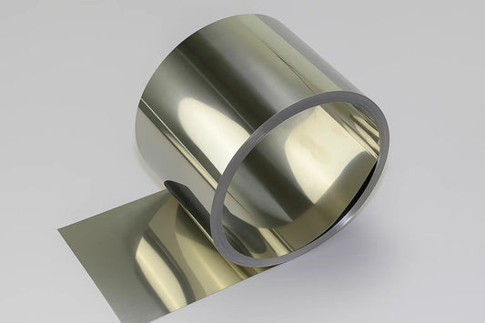 Cell Lab 316L stainless steel foil (4000 × 300 × 0.1 mm) is a high-purity battery substrate for thin-film deposition and electrode fabrication, offering superior strength and corrosion resistance.