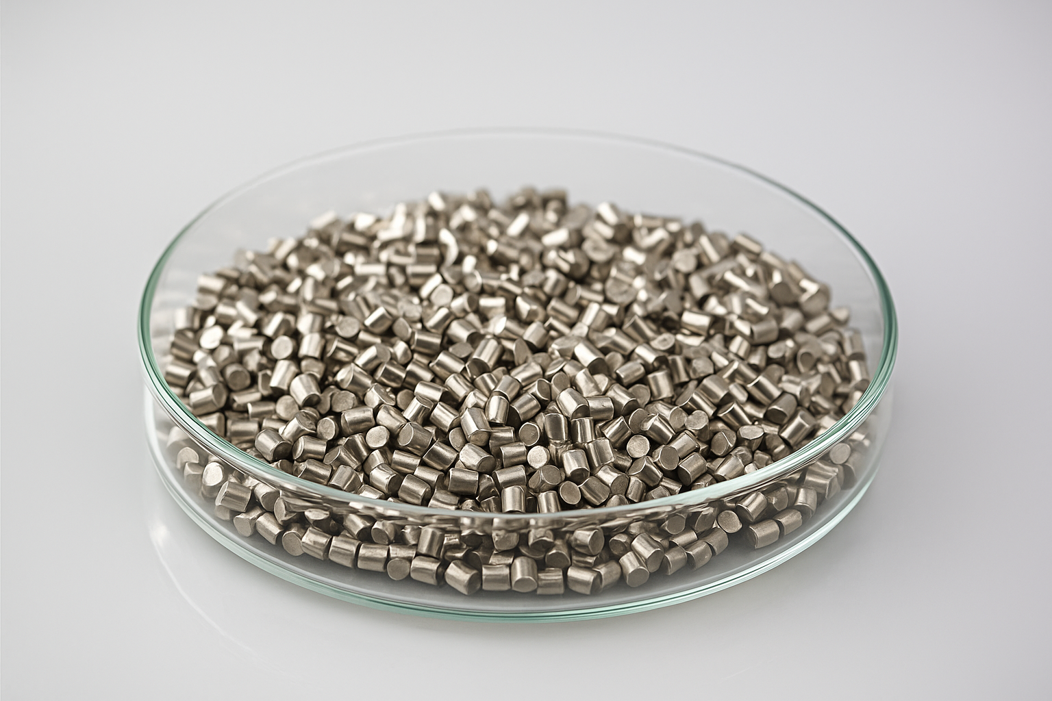 Cell Lab 3N5 (99.95%) Cobalt Pellets — high-purity Co evaporation material for magnetic storage, thin-film coating, and Li-ion battery research. Excellent thermal stability, conductivity, and ferromagnetic performance for vacuum deposition.