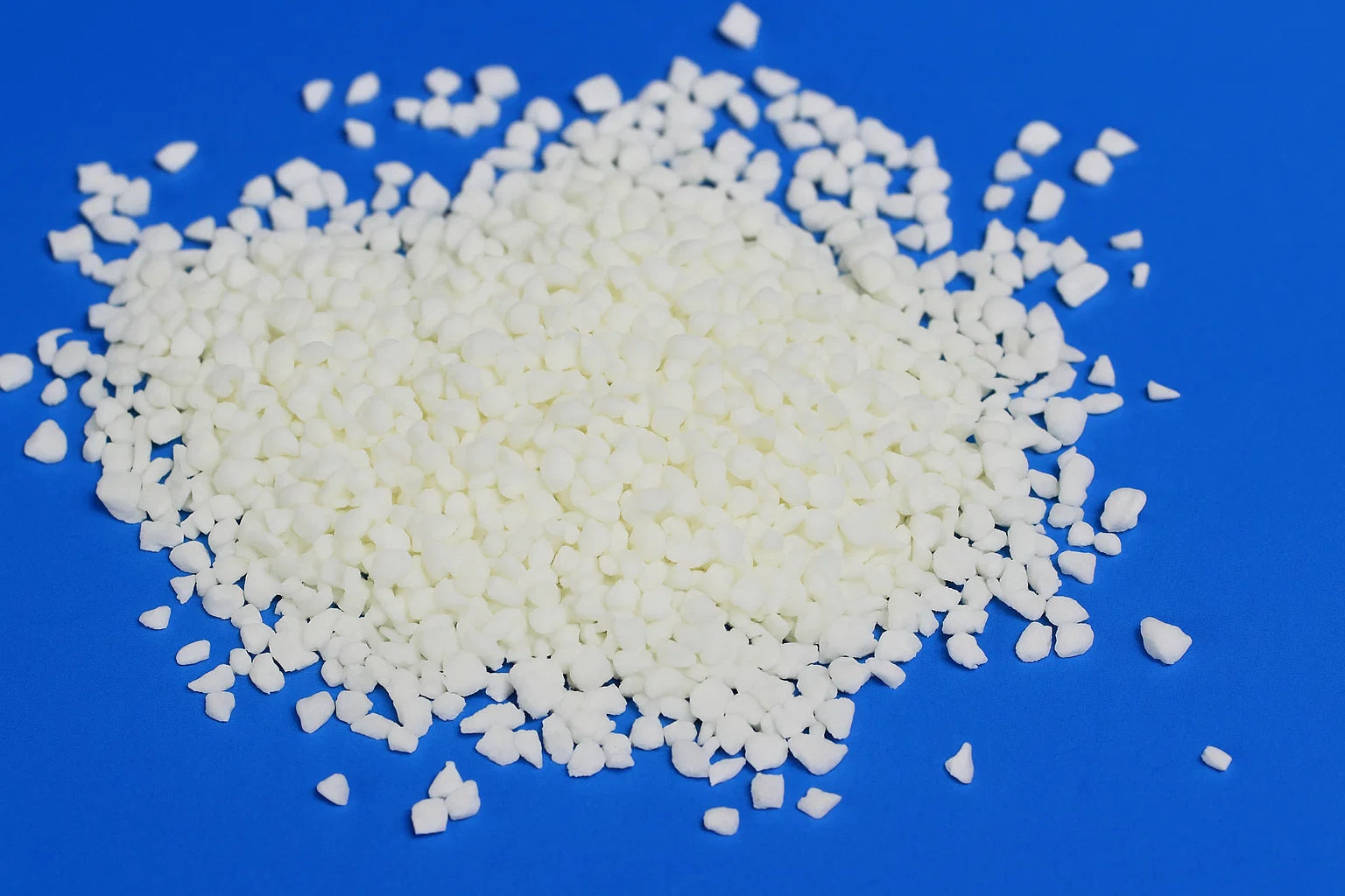 Cell Lab lithium fluoride granules – 99.999% (5N) high-purity LiF for vacuum deposition, batteries, optics, and ceramics. Ultra-low impurities, high thermal stability, and uniform granule size for advanced R&D and thin-film applications.